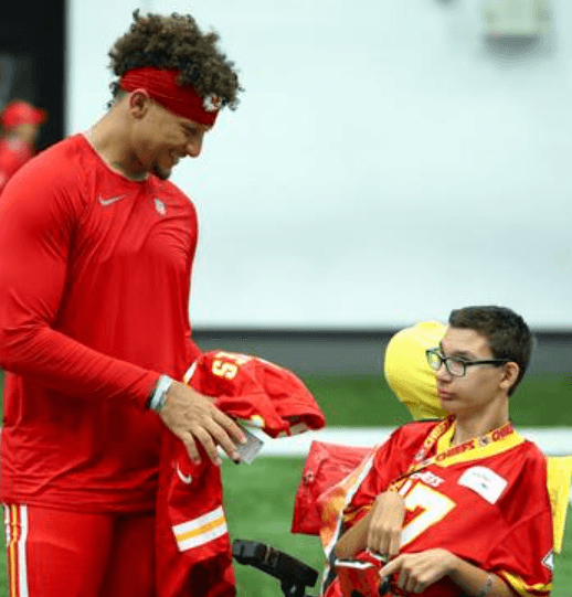 Patrick Mahomes Has Fans Buzzing About Latest Personal Statement