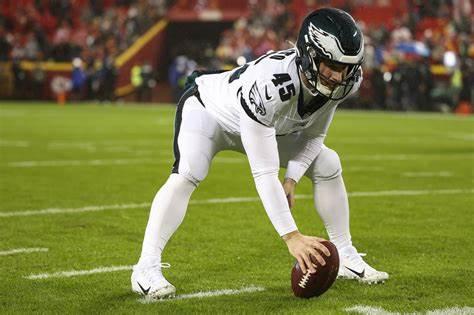 Former Eagles LS Retires After Release