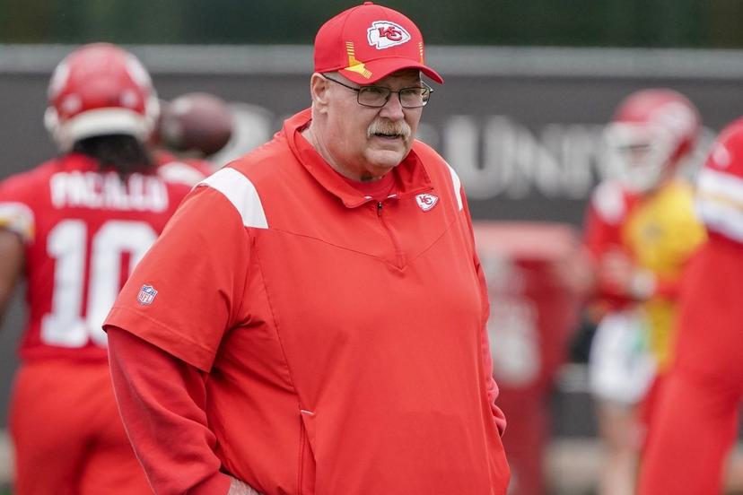 Chiefs Make 2 New Signings After Minicamp