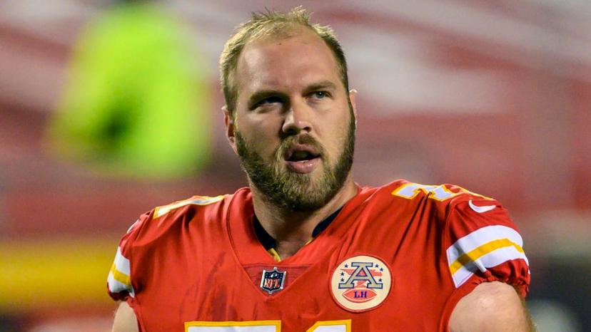 Former All-Pro Mitchell Schwartz Returns to Chiefs as Assistant Coach, Mahomes Shares His Gratitude