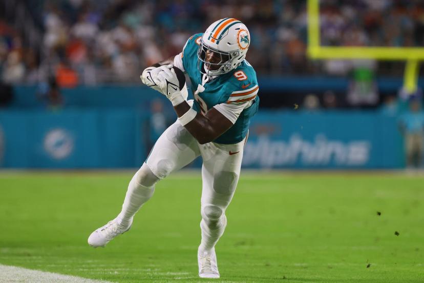 Steelers Acquire Veteran TE With 17 Career Touchdowns in Trade With Dolphins