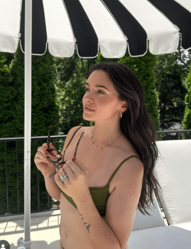 Young Hollywood Actress to Go Naked if Packers Win NFL 2025