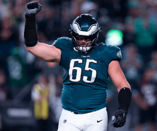 Veteran Eagles OT Divorced and Raising Kids Alone Struggles but Remains Key to NFL Championship