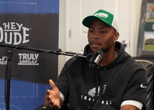 Saquon Barkley Awarded $1 Million as MVP – He Immediately Donates It to Charlie Kirk’s Family