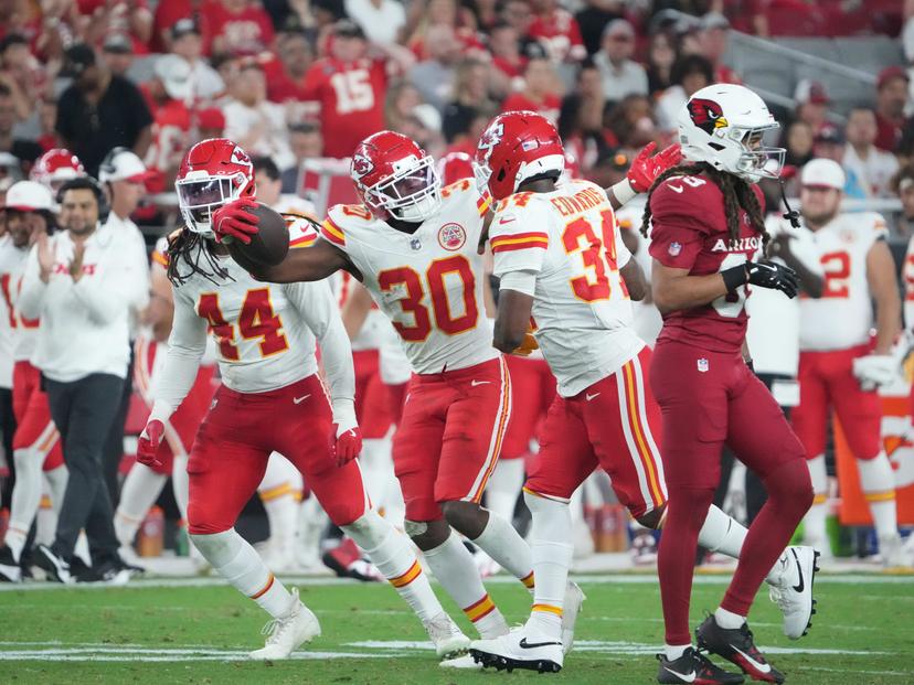 Chiefs Rookies Shine at the Preseason Opener, Then Slip - Travis Kelce’s Wake-Up Call