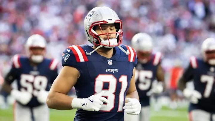 Two-Time Pro Bowl Superstar Willing to Take Pay Cut to Stay with Patriots Amid Blockbuster Trade Rumors