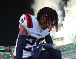 Knowing He’ll Likely Be Gone After the Season, Young Patriots Star Moves Everyone to Tears by Asking for a Pay Cut and Practice-Squad Demotion Just for One More Chance to Stay in Foxborough