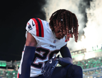 Knowing He’ll Likely Be Gone After the Season, Young Patriots Star Moves Everyone to Tears by Asking for a Pay Cut and Practice-Squad Demotion Just for One More Chance to Stay in Foxborough