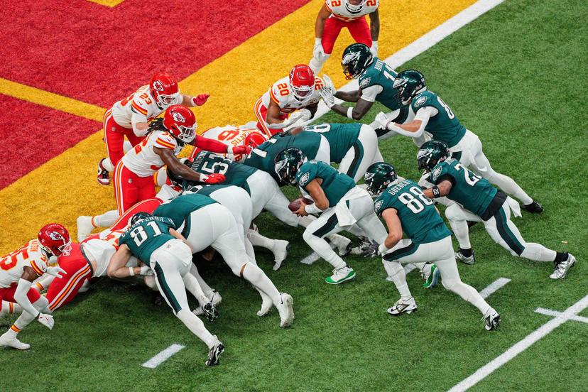 Chiefs Struggle to Stop Eagles’ Infamous “Tush Push” as Philly Extends Lead